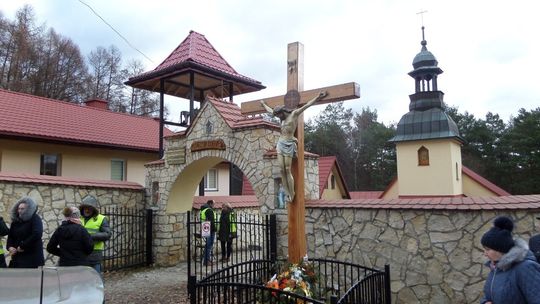 BISKUP SIEDLECKI STANMIOWCZO ODRADZA WIERNYM UCZESTNICTWO W SPOTKANIACH Z SUSPENDOWANYM KS. GALUSEM ZE WSPOŁNIOTY W CZATACHOWIE. KS. GALUS ODPOWIADA BNISKUPOWI