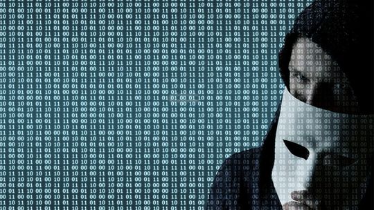 Dostałeś takiego SMS-a z ZUS? Natychmiast zgłoś go pod numer 8080!