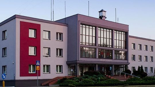 MYSZKÓW. EWEAKUACJA URZĘDU MIASTA, ALARM BOMBOWY