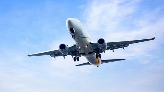 Parlament Europejski zatwierdza nowe przepisy chroniące urlopowiczów