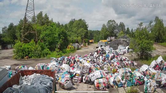W CENTRUM PORAJA ROŚNIE BOMBA EKOLOGICZNA? WŁAŚCICIEL TERENU: TE ODPADY ZWOŻONE SĄ BEZ MOJEJ ZGODY!