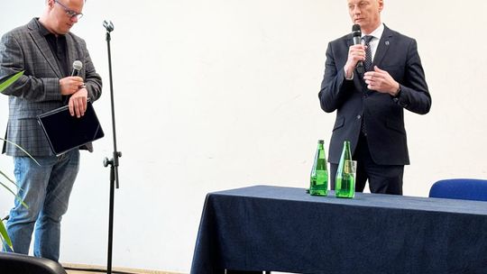 WYBORCZA.pl O KOŃCÓWCE KAMPANII W MYSZKOWIE: W mateczniku PiS-u w drugiej turze "nadużywający" togi adwokat kontra urzędujący burmistrz