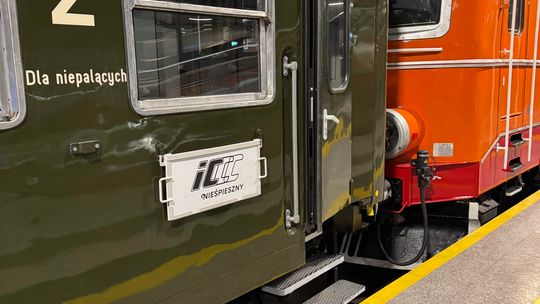 WYCIECZKA RETRO POCIĄGIEM „NIEŚPIESZNY”