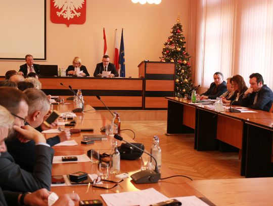 13 DO 7 ZA BUDŻETEM 13 DO 7 ZA BUDŻETEM