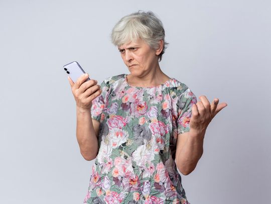 800 ZŁ ZA „WYŻSZĄ EMERYTURĘ”? TO OSZUSTWO! ZUS OSTRZEGA PRZED WYŁUDZENIAMI