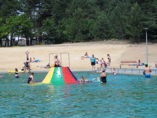 BASEN W ŻARKACH JEST JUŻ  CZYNNY. NA KĄPIELISKU BĘDĄ RATOWNICY DO KOŃCA WAKACJI