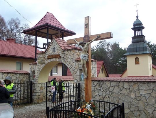 BISKUP SIEDLECKI STANMIOWCZO ODRADZA WIERNYM UCZESTNICTWO W SPOTKANIACH Z SUSPENDOWANYM KS. GALUSEM ZE WSPOŁNIOTY W CZATACHOWIE. KS. GALUS ODPOWIADA BNISKUPOWI