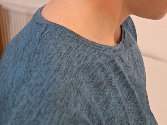 DUSIŁA, KOPAŁA DZIECKO. POLICJANTKA USŁYSZAŁA ZARZUTY DUSIŁA, KOPAŁA DZIECKO. POLICJANTKA USŁYSZAŁA ZARZUTY