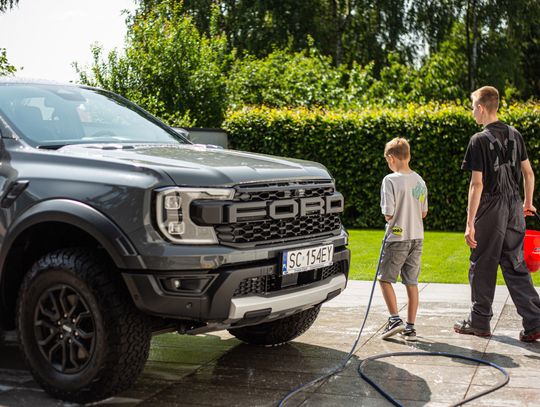FORD OFERUJE PRAWIE 42 TYS RABATU NA TĘ BESTIĘ. JEŹDZILIŚMY RAPTOREM 3.0 W BENZYNIE FORD OFERUJE PRAWIE 42 TYS RABATU NA TĘ BESTIĘ. JEŹDZILIŚMY RAPTOREM 3.0 W BENZYNIE