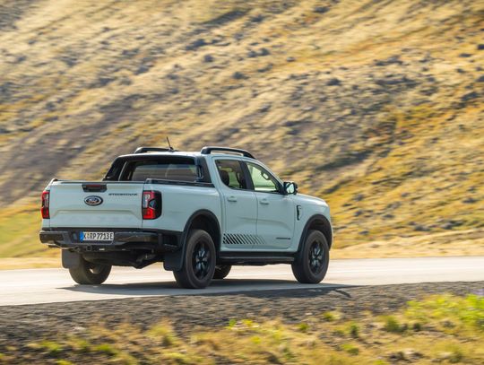 Ford Ranger Plug-in Hybrid – rekordowe 697 Nm momentu obrotowego i 3500 kg na haku