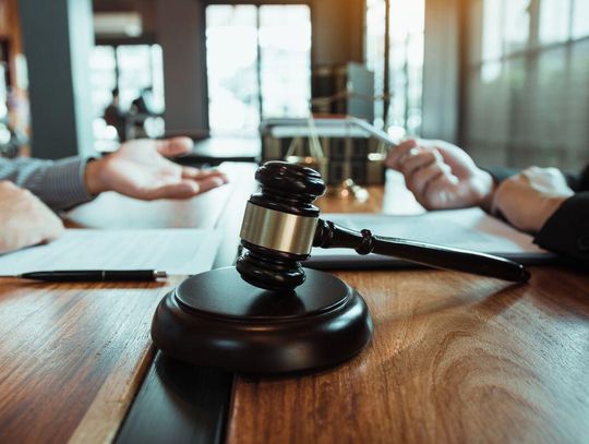 Jak przygotować się do wizyty u prawnika? Najważniejsze dokumenty i pytania