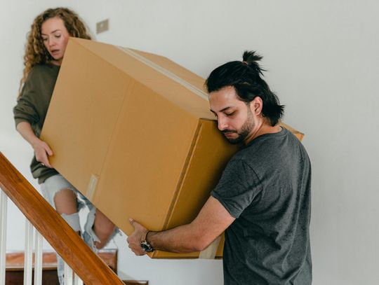 Jak zorganizować przeprowadzkę bez samochodu?