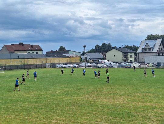 JURA NIEGOWA WYGRYWA PIERWSZY SPARING