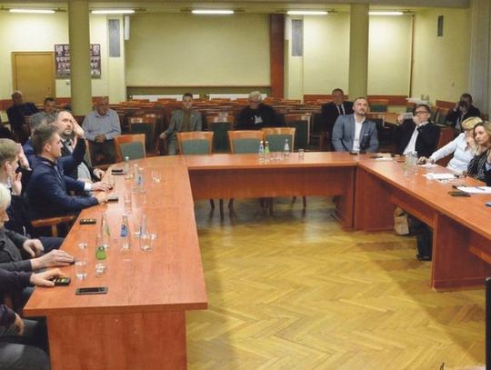 KONTROWERSJE WOKÓŁ DYSCYPLINARNEGO ZWOLNIENIA RADNEJ