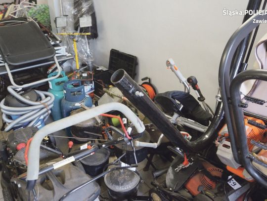 KRADŁ DLA ROZRYWKI KRADŁ DLA ROZRYWKI