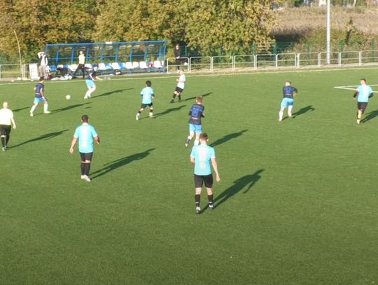 KS MYSZKÓW UMOCNIŁ SIĘ NA POZYCJI LIDERA