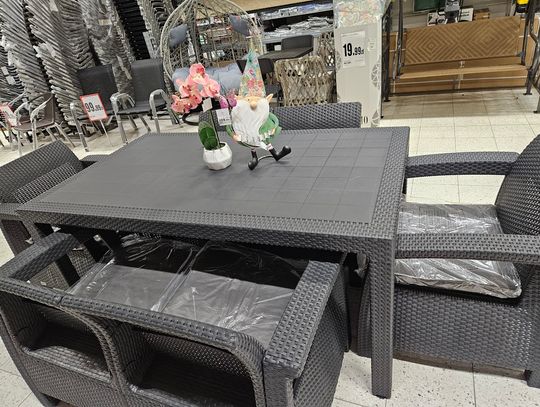 Meble tarasowe zwiastują wiosnę w Brico Marche Myszków!