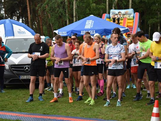 MYSZKÓW. 46. MIĘDZYNARODOWY BIEG V STAWÓW NA DOTYKU JURY W ATMOSFERZE RODZINNEGO PIKNIKU. ZDJĘCIA