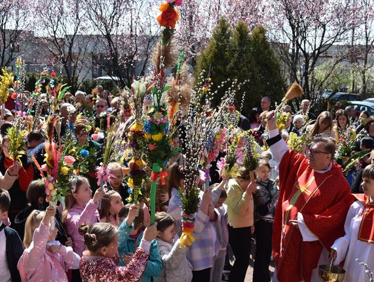 MYSZKÓW. NIEDZIELA PALMOWA. ŚWIĘCENIE PALM. KONKURS PALM W PARAFII ŚW. STANISLAWA BISKUPA I MĘCZENNIKA MYSZKÓW. NIEDZIELA PALMOWA. ŚWIĘCENIE PALM. KONKURS PALM W PARAFII ŚW. STANISLAWA BISKUPA I MĘCZENNIKA