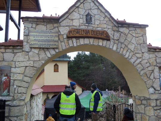 MYSZKÓW. WNIOSEK KURII CZĘSTOCHOWSKIEJ DO SĄDU O EKSMITOWANIE Z PUSTELNI W CZATACHOWEJ KSIĘDZA DANIELA GALUSA