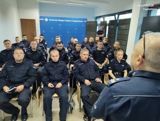 MYSZKOWSCY I ZAWIERCIAŃSCY POLICJANCI NA KURSIE PODOFICERSKIM. ZDJĘCIA