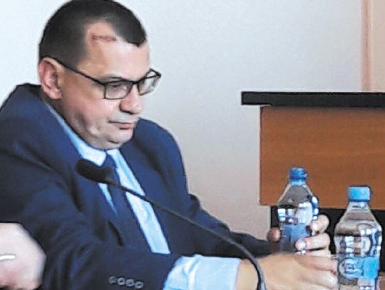 NIKT NIE NAPADŁ STAROSTY SAM SIĘ WALNĄŁ W GŁOWĘ NIKT NIE NAPADŁ STAROSTY SAM SIĘ WALNĄŁ W GŁOWĘ