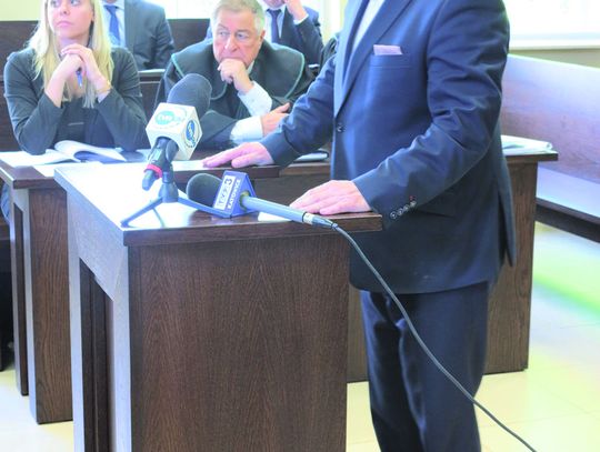 ORMOWIEC MACH OSKARŻONY O ŁAPÓWKI SZEFEM KOMISJI EDUKACJI!