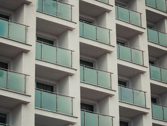 Osłonki na balkony - ich rodzaje i zastosowanie