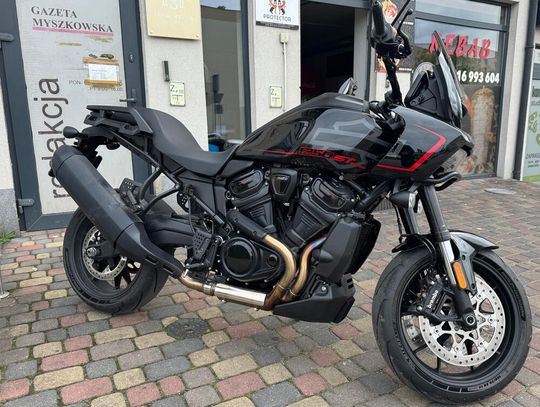 PIĄTEK, DOBRY POCZĄTEK NA HARLEY'A! PIĄTEK, DOBRY POCZĄTEK NA HARLEY'A!