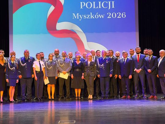 POLICJA TRADYCYJNIE ŚWIĘTUJE Z PODEJRZANYMI. TAK BYŁO W 2019R, TAK JEST TERAZ