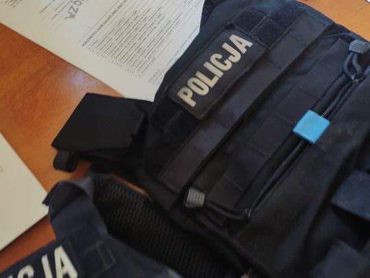 POLICJANCI Z ZAWIERCIA NA TARGACH PRACY 2024