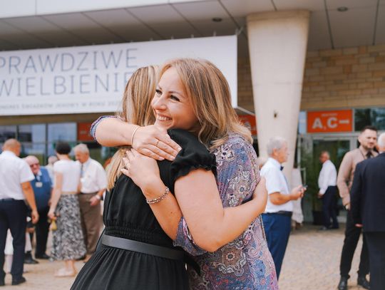 Prawie 4 tysiące Świadków Jehowy w Częstochowie. Przybyło nowo ochrzczonych