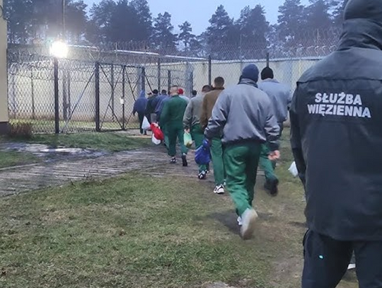 Prokuratura sprawdza, czy więzień Piotr K. jeździ samochodem na przepustkach. A ma dożywotni zakaz!