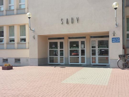 SĄD. STRZELAŁ DO BRATA. GROZI MU DO 30 LAT WIĘZIENIA SĄD. STRZELAŁ DO BRATA. GROZI MU DO 30 LAT WIĘZIENIA