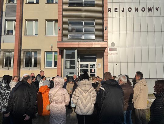 Sekta czy nowy Kościół z Czatachowy? Ruszył proces o eksmisję księdza Daniela Galusa, który nazwał się Prorokiem