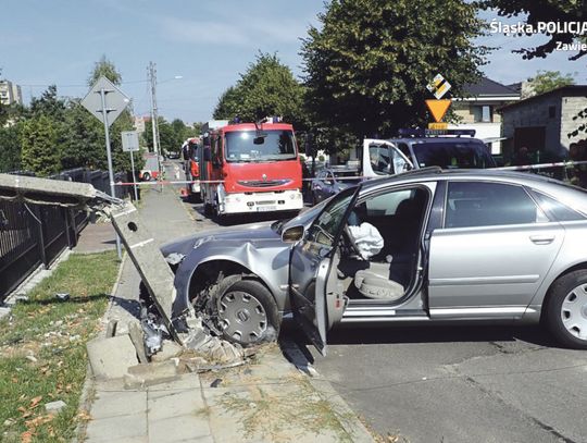 SKASOWAŁ BETONOWY SŁUP PRZY UL. PRZECHODNIEJ