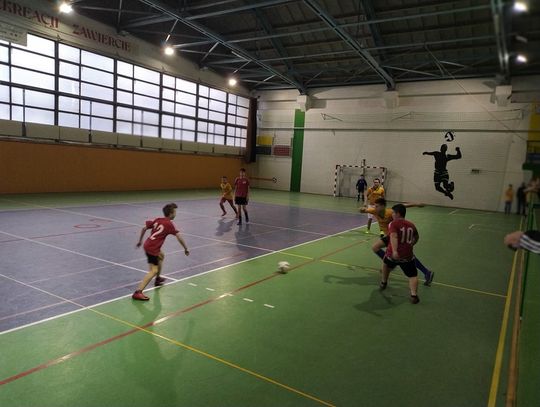 SP Nr 1 ZWYCIĘZCĄ 2. TURNIEJU FUTSALU DLA SZKÓŁ