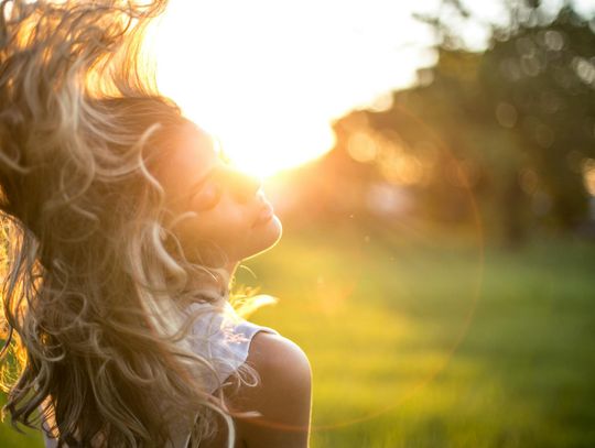 Strupy we włosach? To może być ŁZS głowy