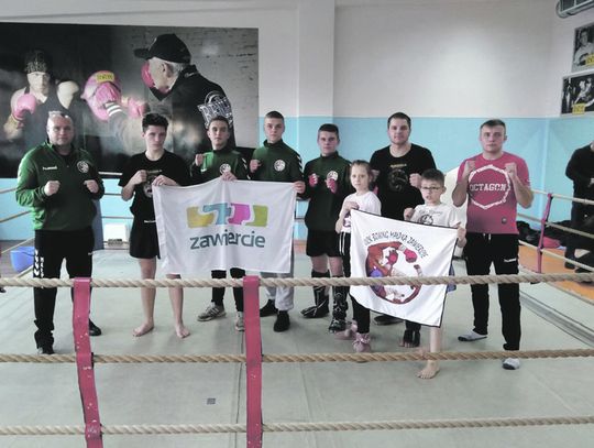 SUKCES ZAWODNIKÓW KICKBOXING MAŁPKA ZAWIERCIE