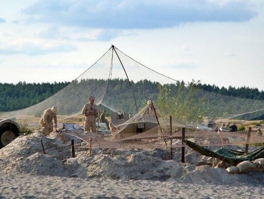 „SZLAKI NADZIEI. ODYSEJA WOLNOŚCI - TOBRUK 1941. PRZYSTANEK ŻYWEJ HISTORII”- INSCENIZACJA HISTORYCZNA NA PUSTYNI BŁĘDOWSKIEJ