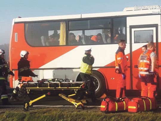 TRAGICZNY WYPADEK AUTOBUSU PRZEWOŻĄCEGO NASTOLATKÓW