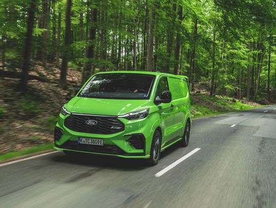 Więcej Forda w programie dopłat do elektryków. Dopłata nawet 70 tysięcy na E-Transit