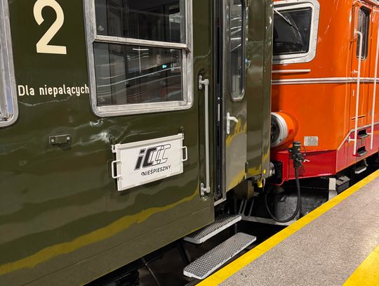 WYCIECZKA RETRO POCIĄGIEM „NIEŚPIESZNY”