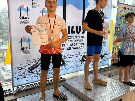 XXI. MIKOŁAJKOWE ZAWODY PŁYWACKIE XXI. MIKOŁAJKOWE ZAWODY PŁYWACKIE