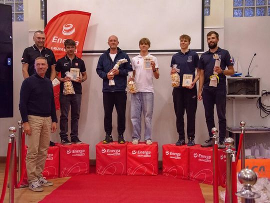 ZAKOŃCZYLI RYWALIZACJĘ W PUCHARZE POLSKI NA JEZIORZE W GIŻYCKU ZAKOŃCZYLI RYWALIZACJĘ W PUCHARZE POLSKI NA JEZIORZE W GIŻYCKU