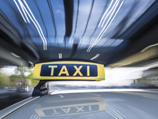 Zalety korzystania z usług taxi zamiast komunikacji publicznej