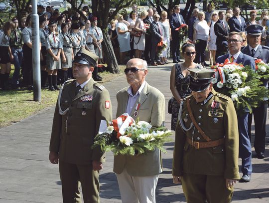 ZAWIERCIE UROCZYŚCIE OBCHODZIŁO ROCZNICĘ WYBUCHU II WOJNY ŚWIATOWEJ ZAWIERCIE UROCZYŚCIE OBCHODZIŁO ROCZNICĘ WYBUCHU II WOJNY ŚWIATOWEJ
