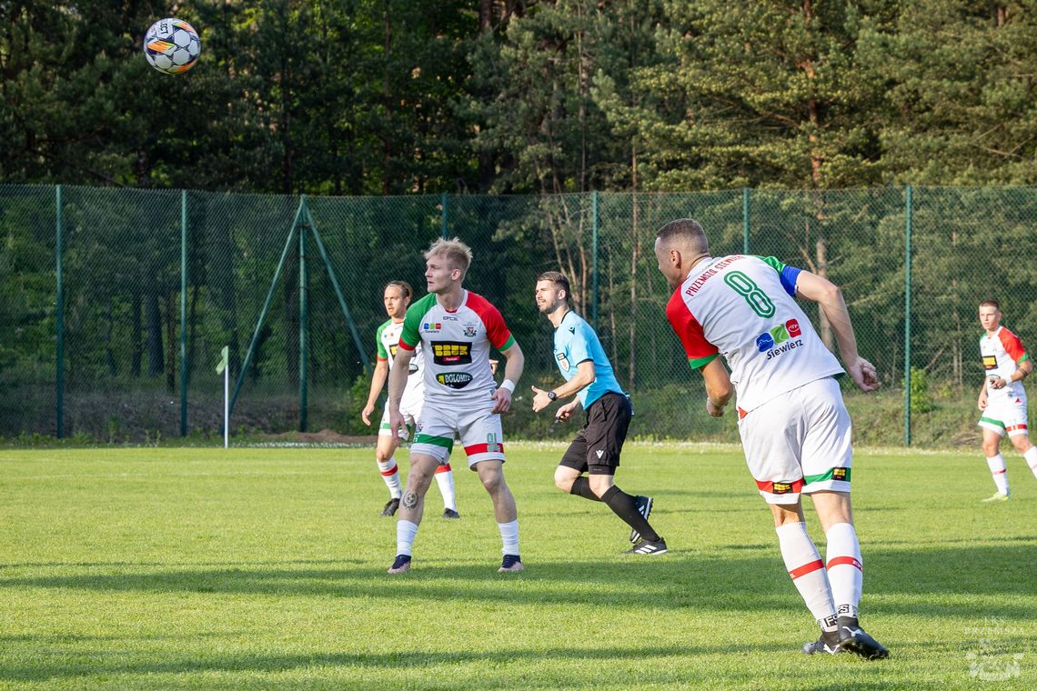 BEZ ZDOBYTEJ BRAMKI W STARCIU Z LIDEREM BEZ ZDOBYTEJ BRAMKI W STARCIU Z LIDEREM