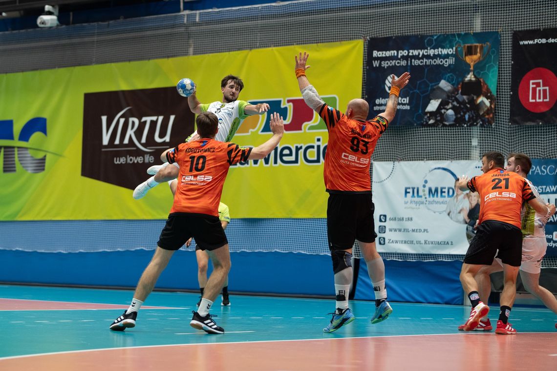 DWIE RÓŻNE POŁOWY W WYKONANIU SZCZYPIORNISTÓW Z ZAWIERCIA DWIE RÓŻNE POŁOWY W WYKONANIU SZCZYPIORNISTÓW Z ZAWIERCIA