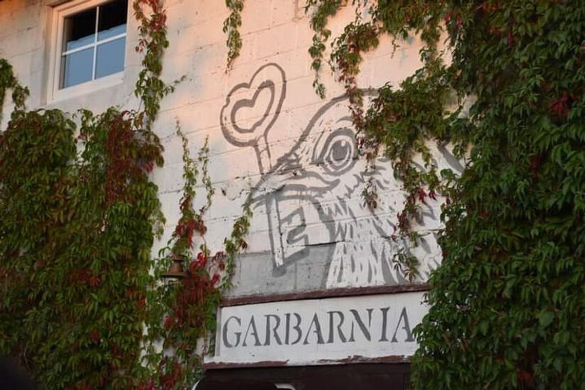 GARBARNIA Artysta ze Szczekocin urządził pracownię i galerię w starej garbarni swojego dziadka GARBARNIA Artysta ze Szczekocin urządził pracownię i galerię w starej garbarni swojego dziadka